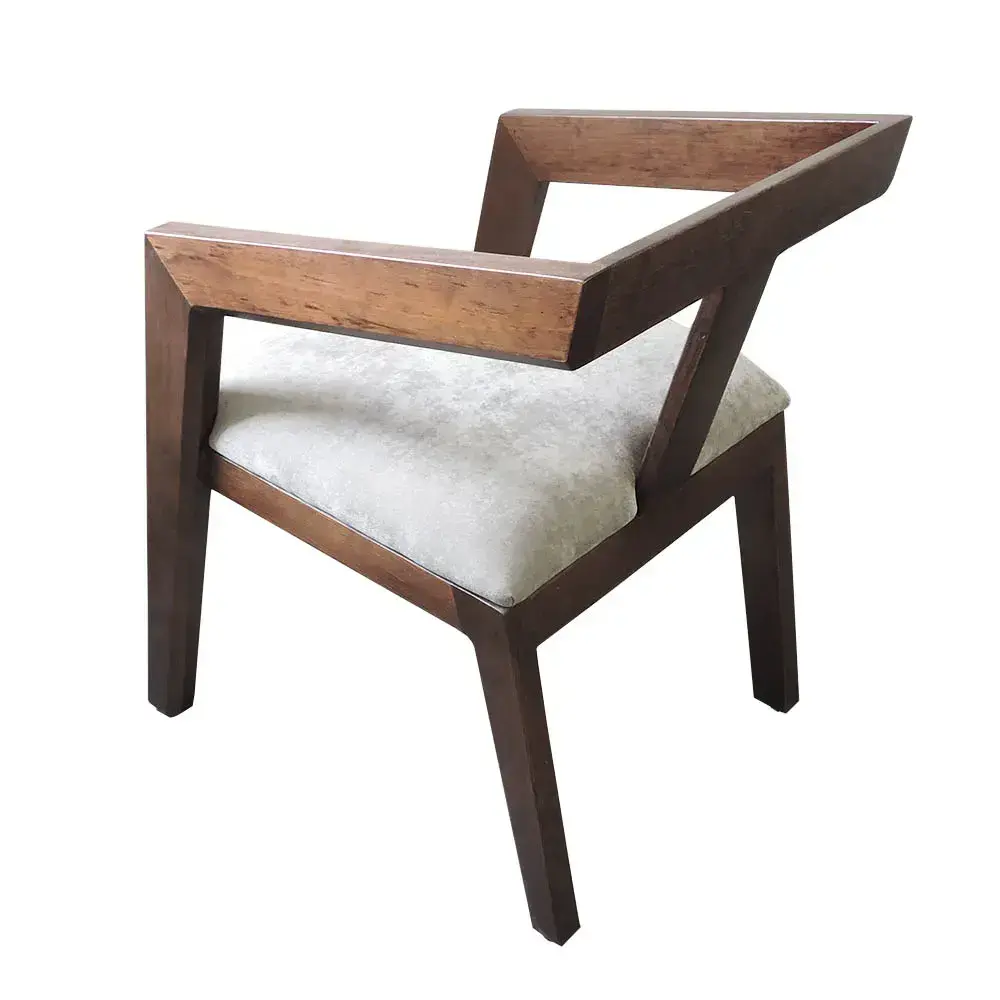 Silla-Patrian-de madera-con-aciento-tapizado-atras.webp