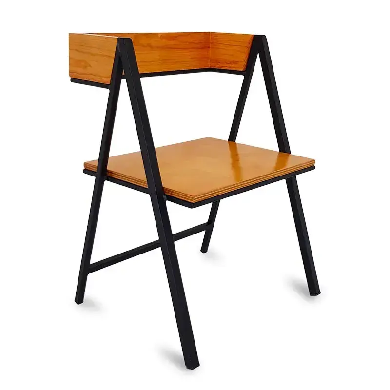 silla-bucsa-de-metal-estilo-industrial-madera-matural-lado.webp