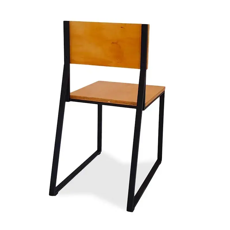 silla-bekes-de-metal-estilo-industrial-madera-matural-atras.webp