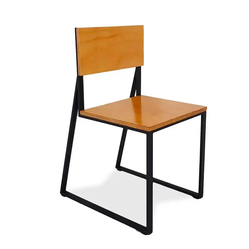 silla-bekes-de-metal-estilo-industrial-madera-matural.webp